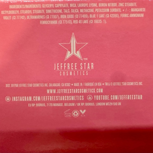 3/$15 🌼 Jeffree Star Scene Queen Eyeshadow - Vivid Red - Picture 2 of 2